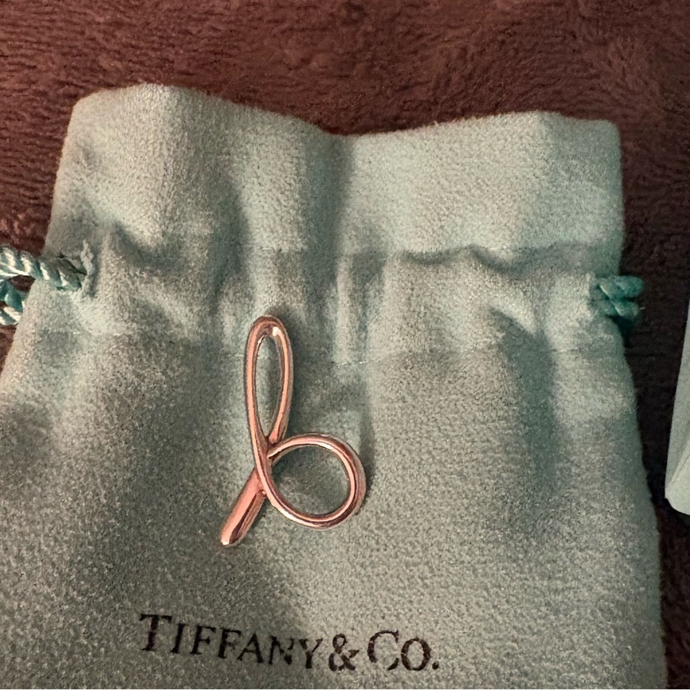 Tiffany & Co. Letter “d” pendant - Picture 2 of 8